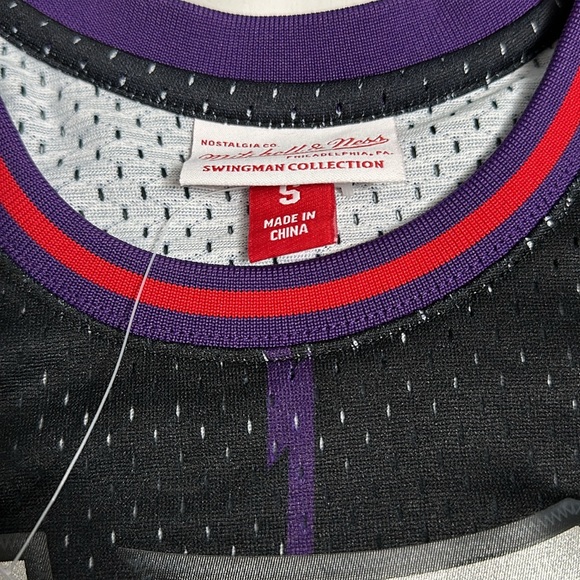 Vince Carter Raptors Mitchell and Ness Jersey - Picture 3 of 4